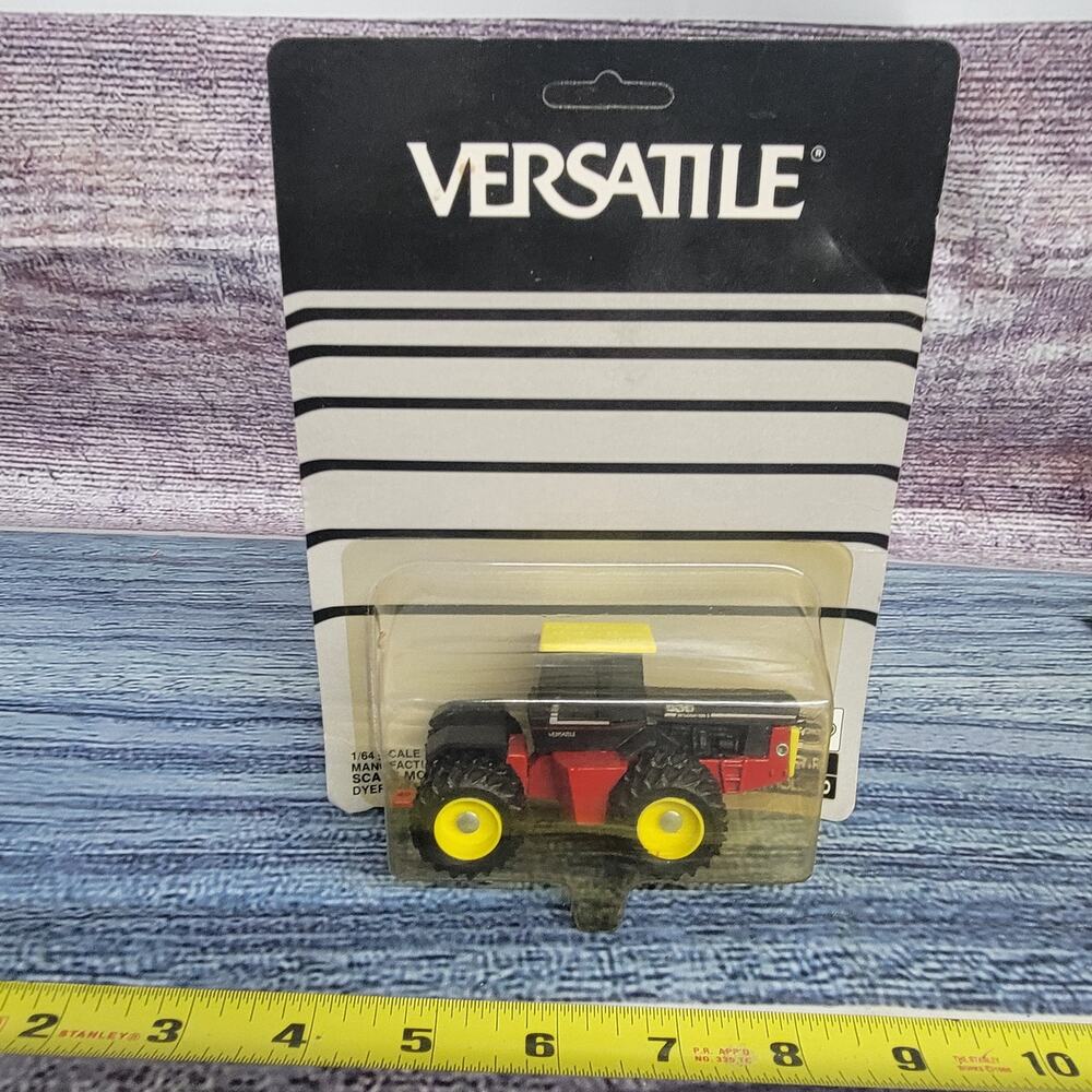 Vtg Scale Models 1/64 scale Versatile 836 diecast articulating 8 wheeled tractor